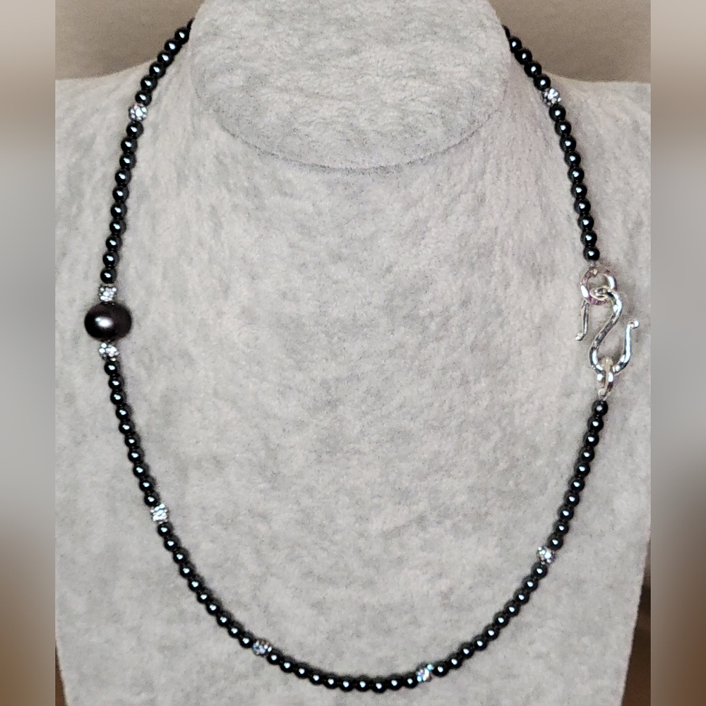 Gorgeous Hematite Crystal and Peacock Pearl Necklace - Picture 3 of 6